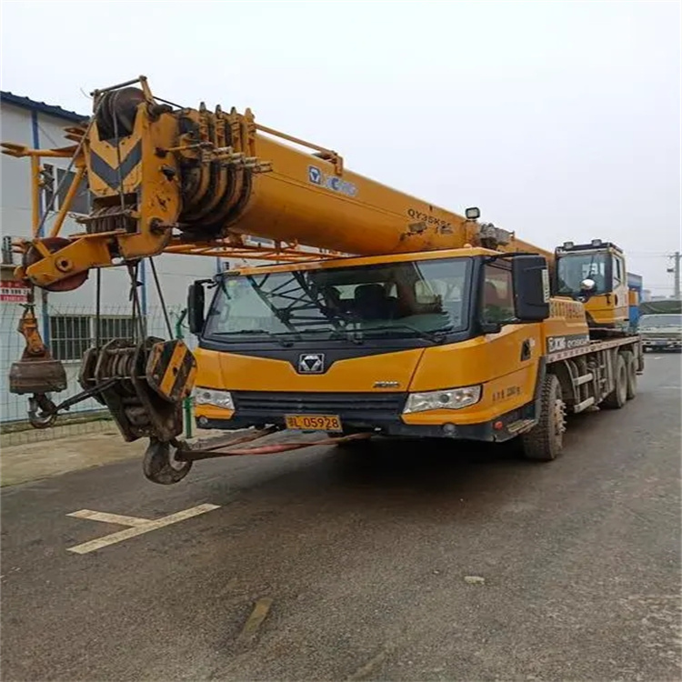 夷陵吊车出租保险：全面覆盖，安全无忧