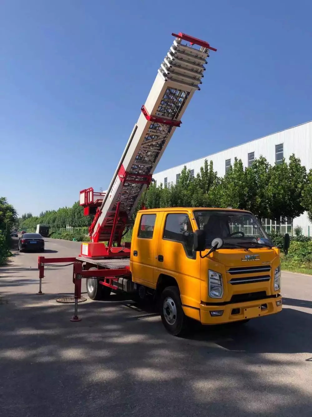 夷陵附近的云梯车出租服务：轻松解决高空作业需求