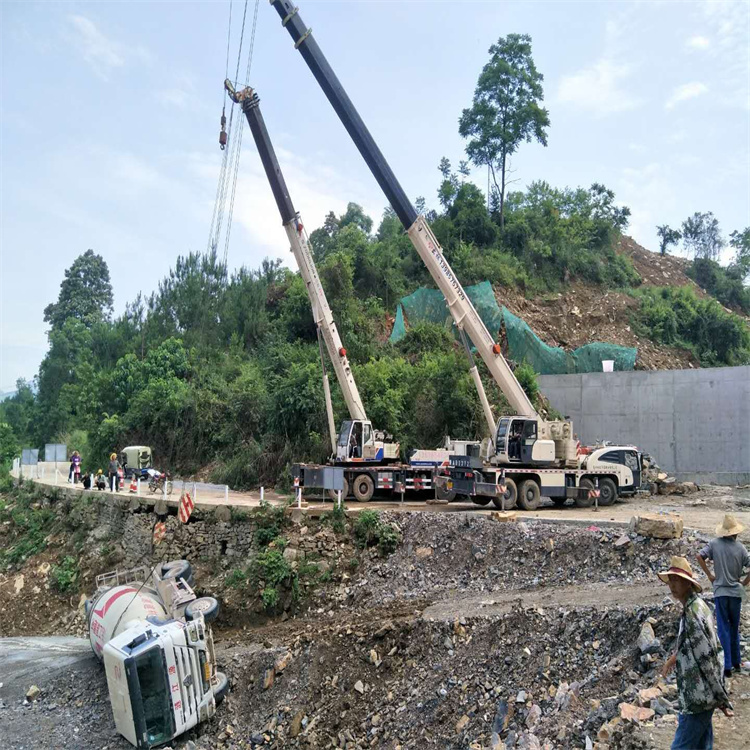 夷陵汽车掉沟里叫吊车救援要多少钱